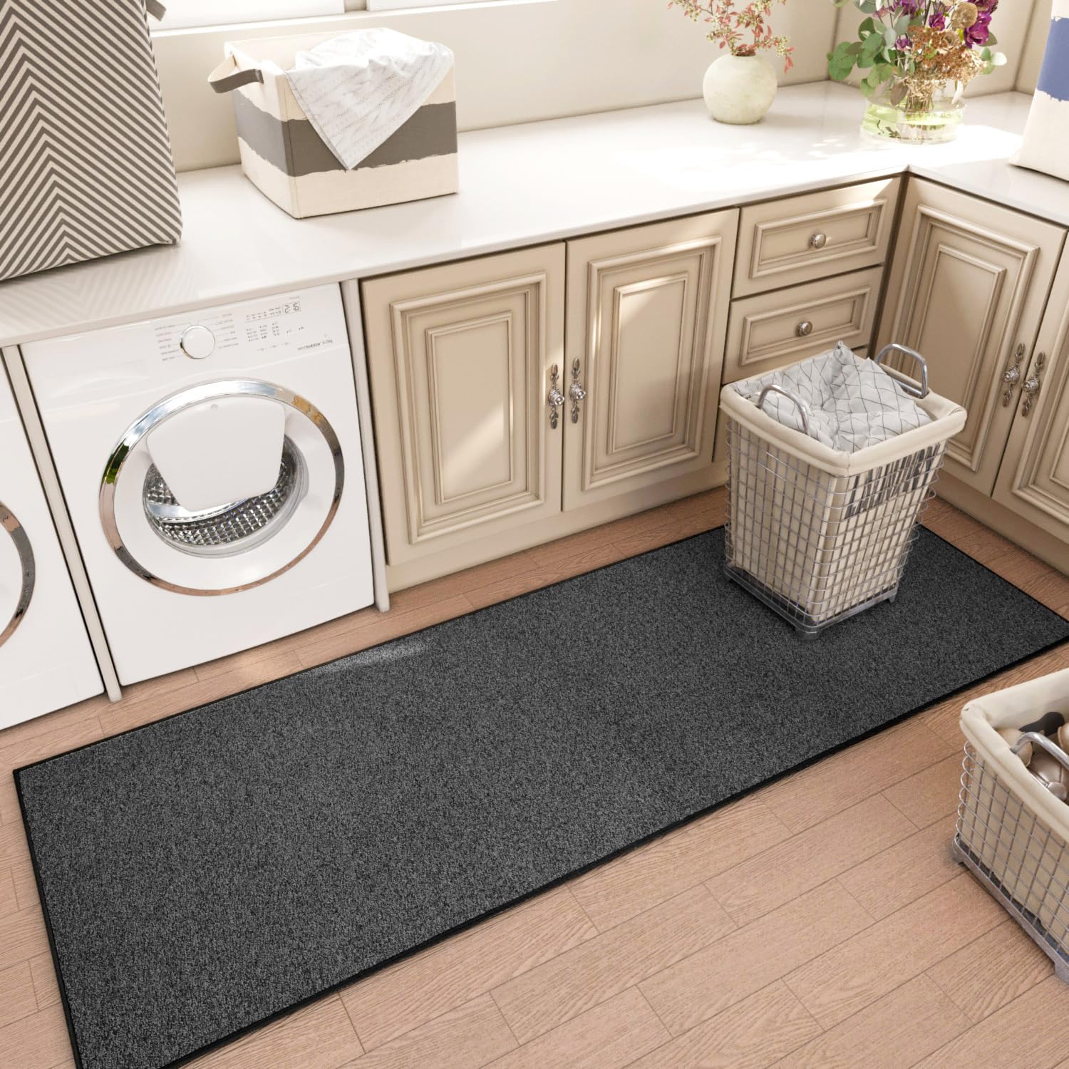 AREDO runner rug is machine washable for quick, easy cleaning.