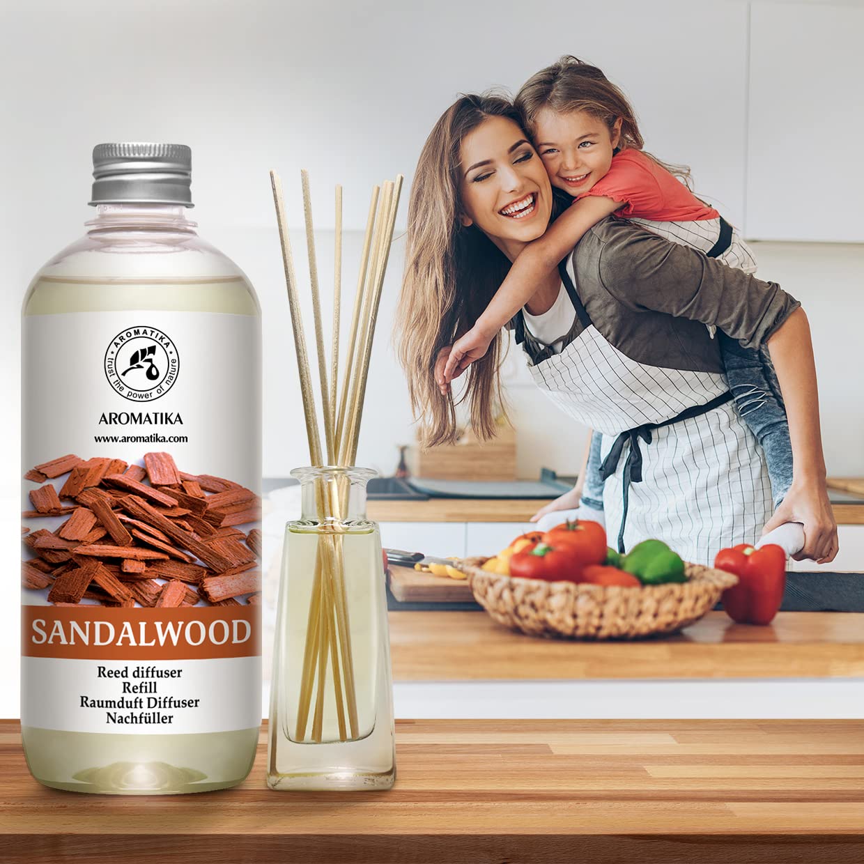 AROMATIKA sandalwood reed close-up shows earthy, woody notes.