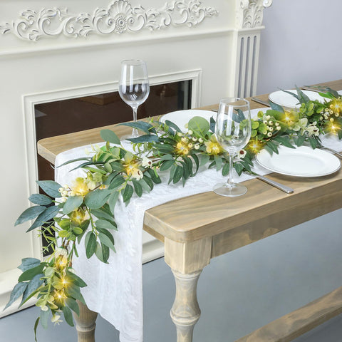 Detail of daisies and berries on Artgar garland for spring decor