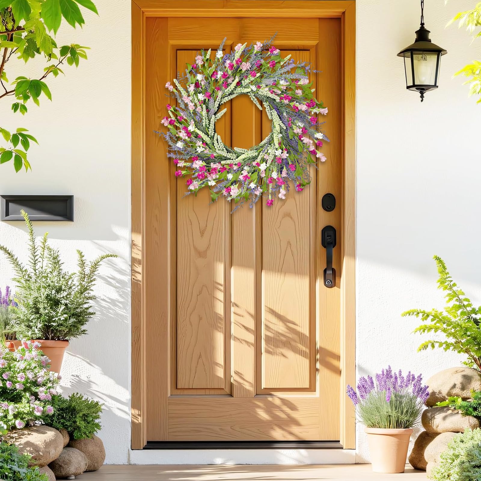 Lavender tones with pink accents on Artgar wreath for a soft ambiance.