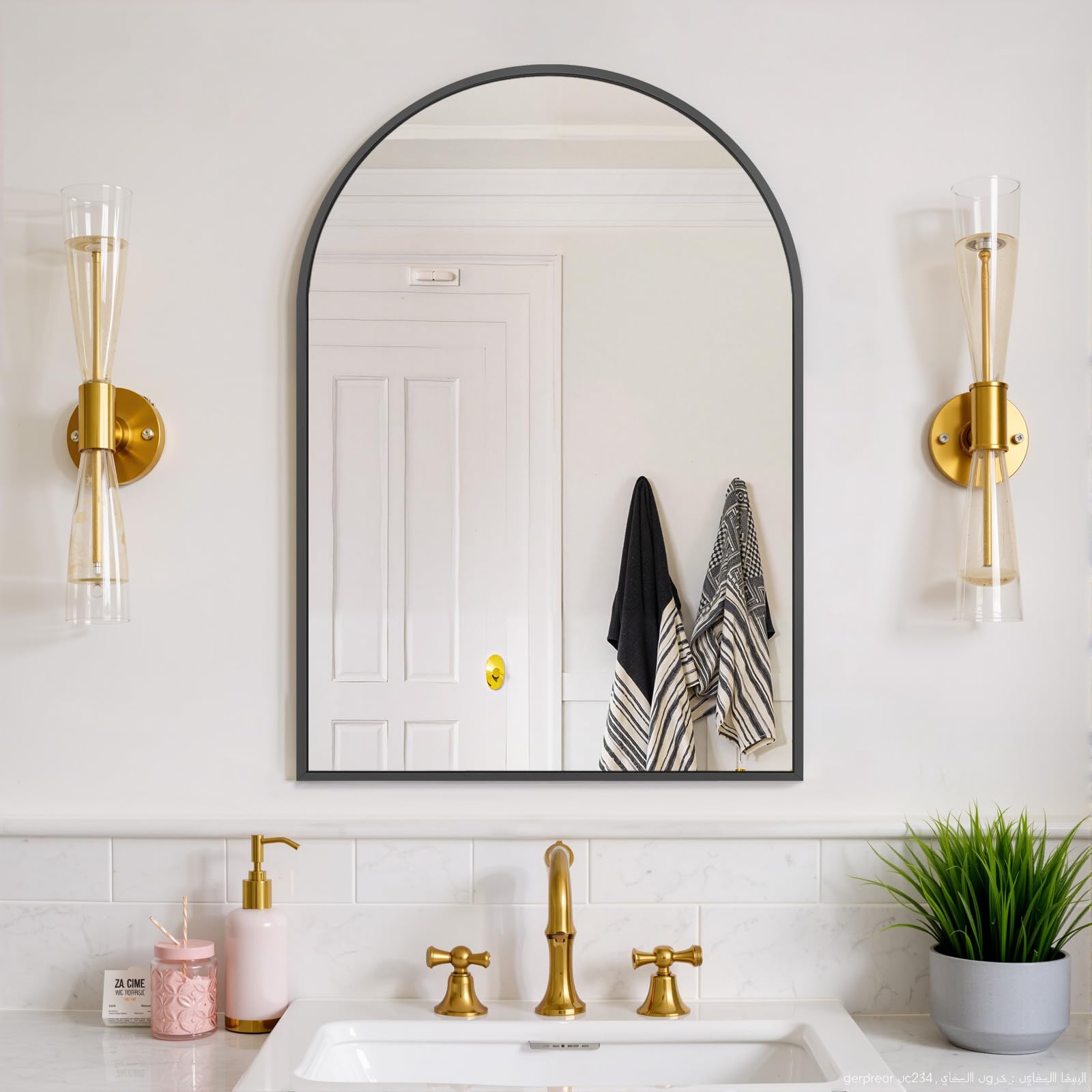 Atilioo anti-rust frame keeps bathroom reflections pristine in humidity.