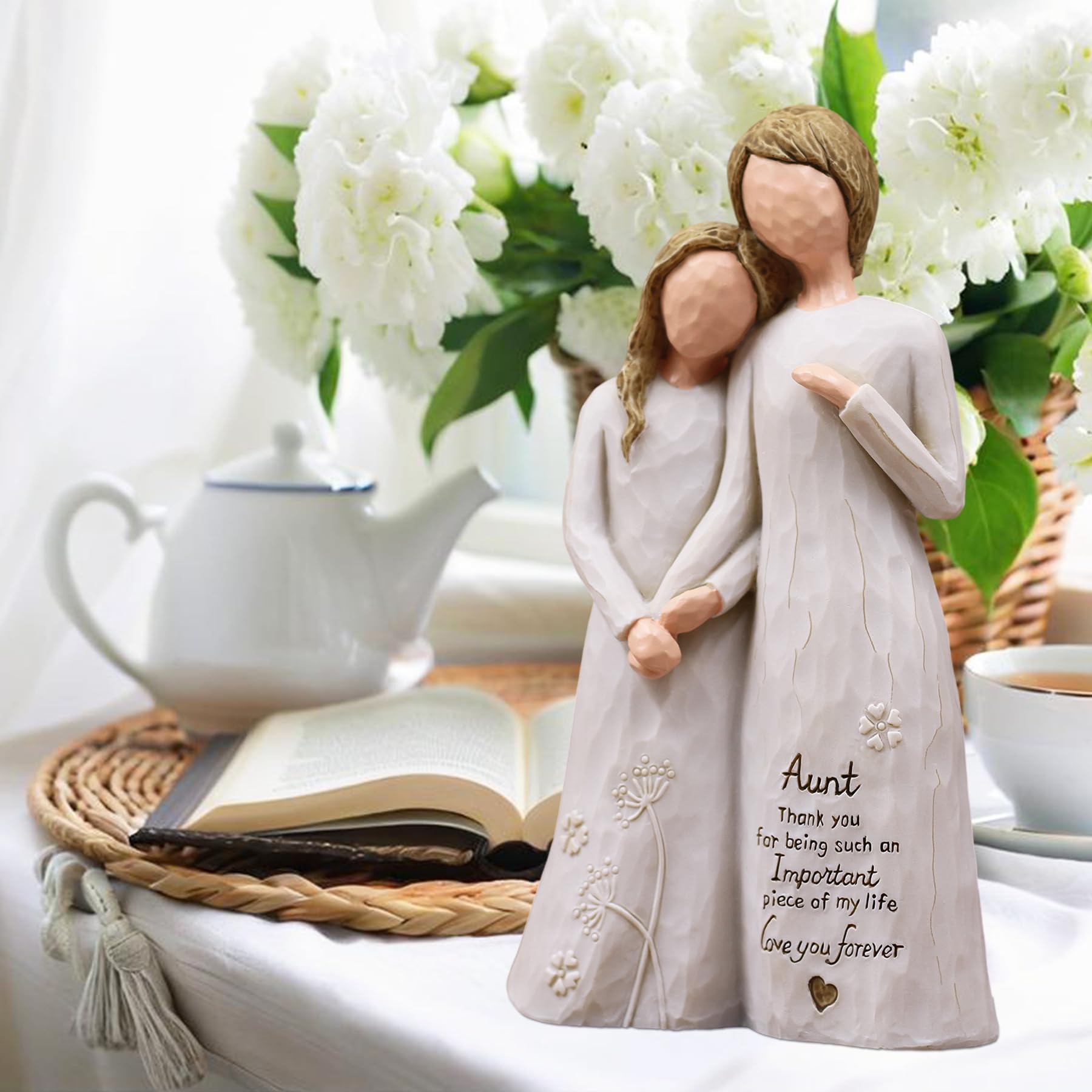 AUMELO Ivory-toned aunt gift statue, durable resin for lasting keepsakes.