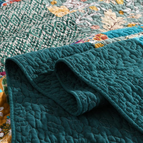 Autumn Dream cotton bedspread provides a soft touch and comfort
