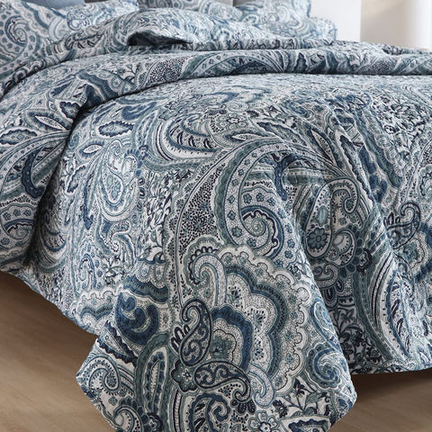 Autumn Dream king bedspread 96x108 inches for full coverage.