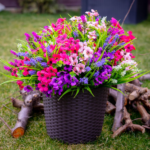 AXYLEX 16 bundles provide flexible outdoor decor options.