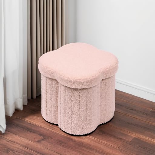 B FSOBEIIALEO multipurpose ottoman used as extra seating in living room.