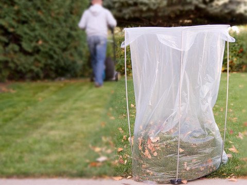 Bag Buddy being used for party cleanup and fast bag management.