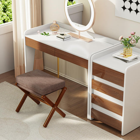 BAMBOOHOMIE pet-friendly design doubles as a cozy cat lounge.