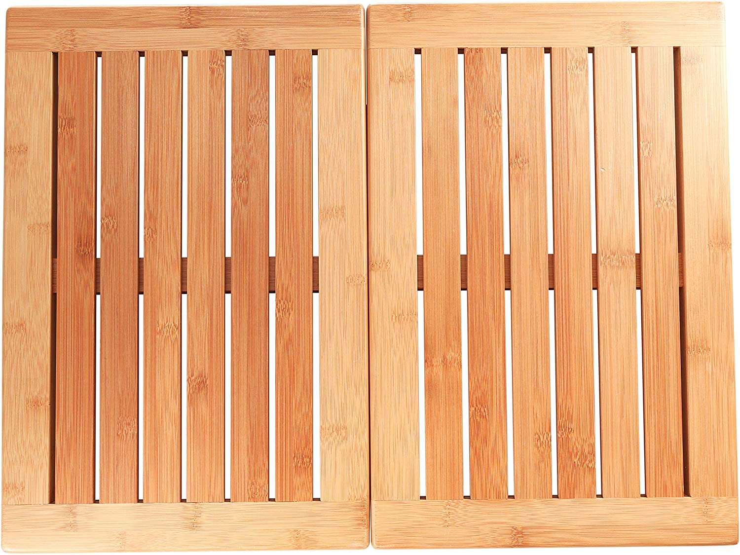 Bambüsi bamboo bath mat with a luxurious wood look ideal as a thoughtful gift