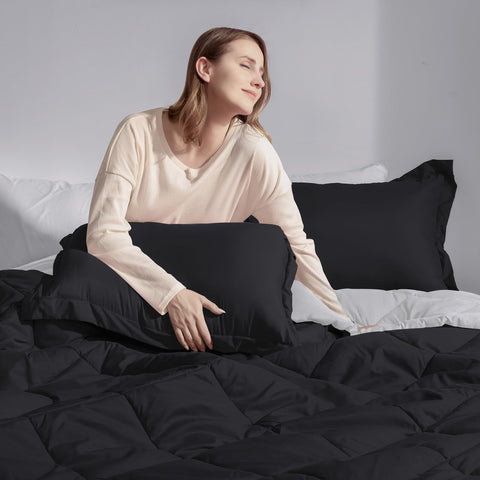 Hidden zipper detail on Basic Beyond queen comforter for a clean finish.