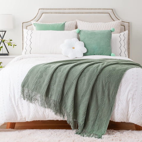 Battilo Home indoor blanket provides luxurious feel with silky-soft yarn.