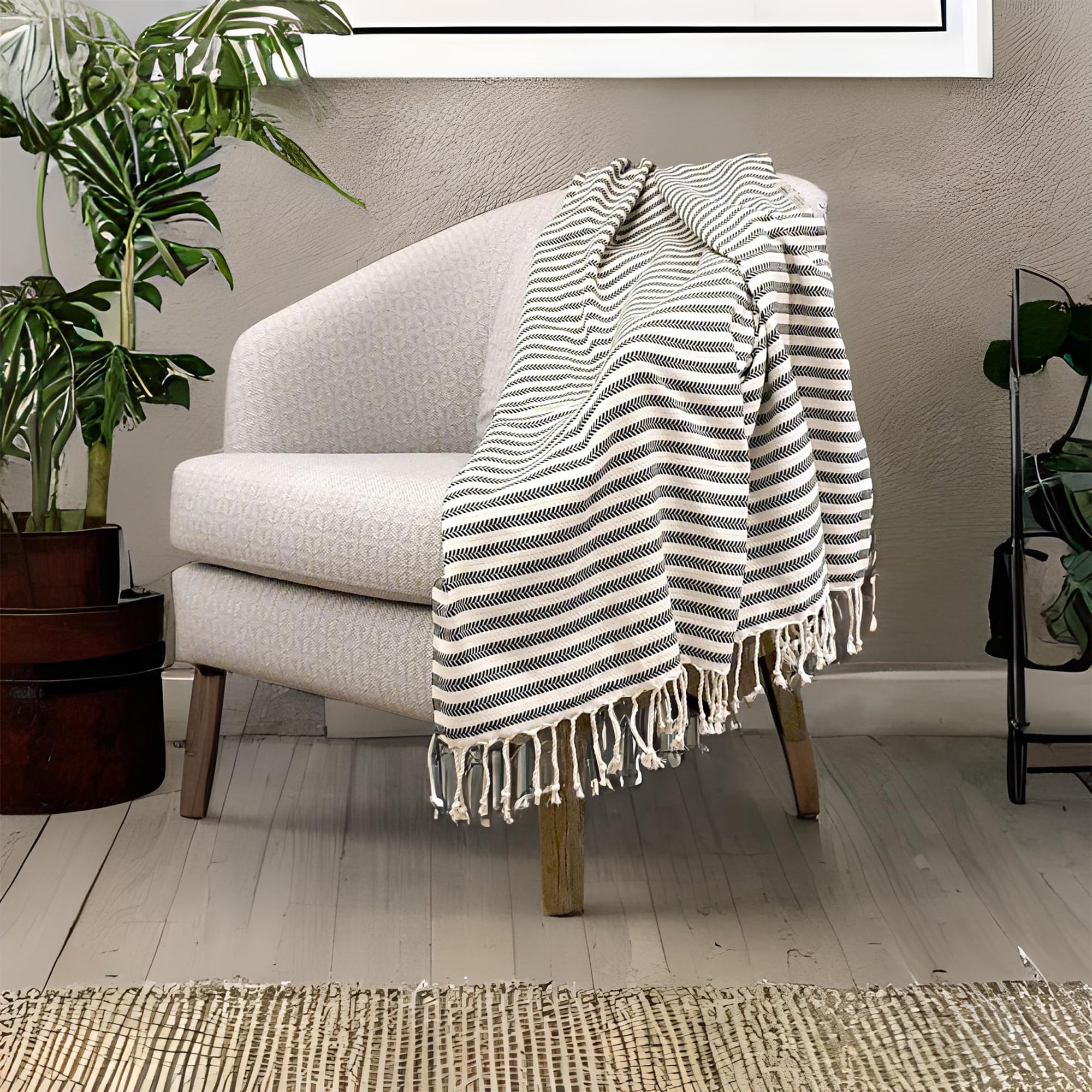 Arpa Black color adds modern style for home and outdoors