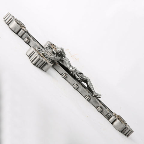 BC BUILDCLASSIC stone resin cross, lightweight and sturdy for easy mounting.