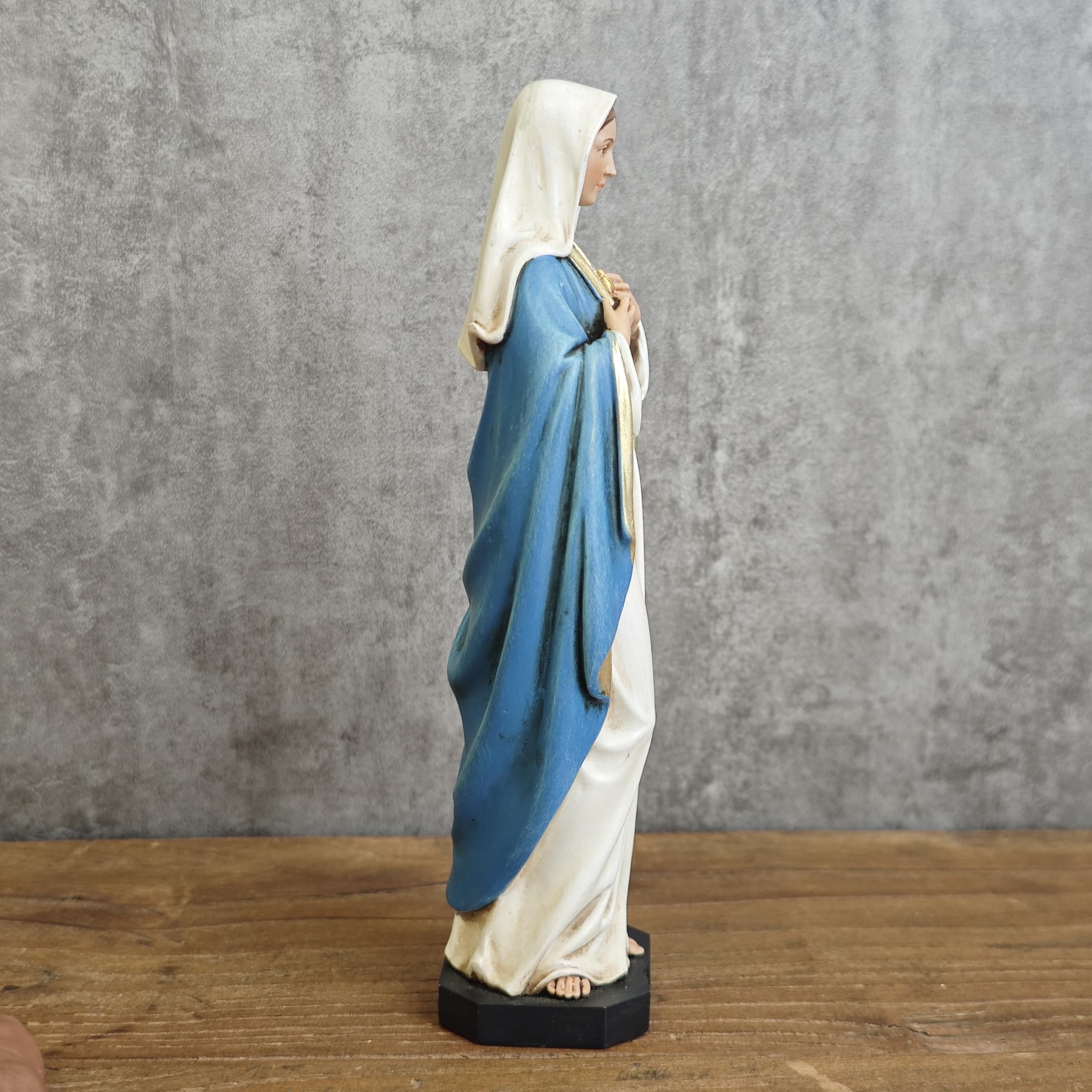 BC Buildclassic Handpainted Immaculate Heart 6in adds vivid color and detail