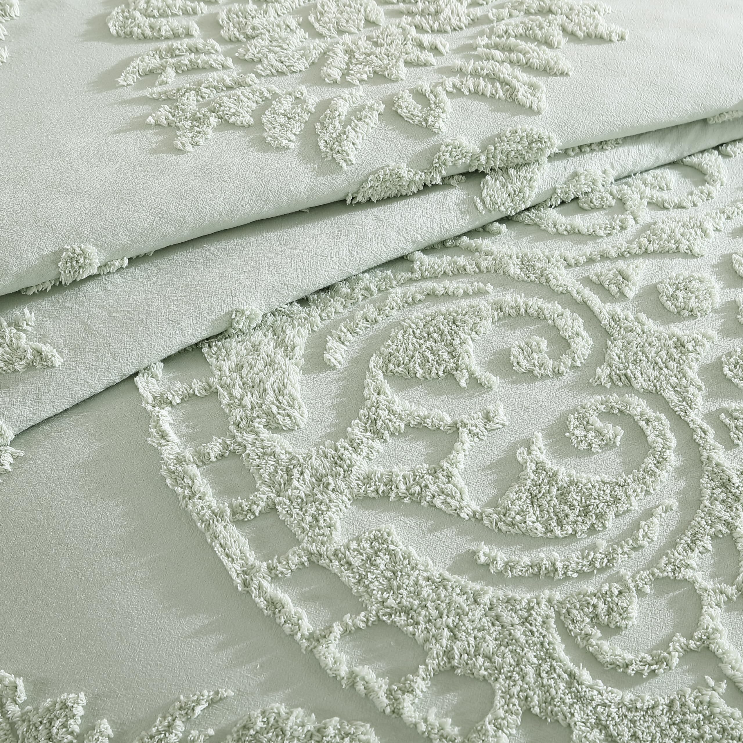 Beatrice Home Fashions back color-matched underside for seamless layering.