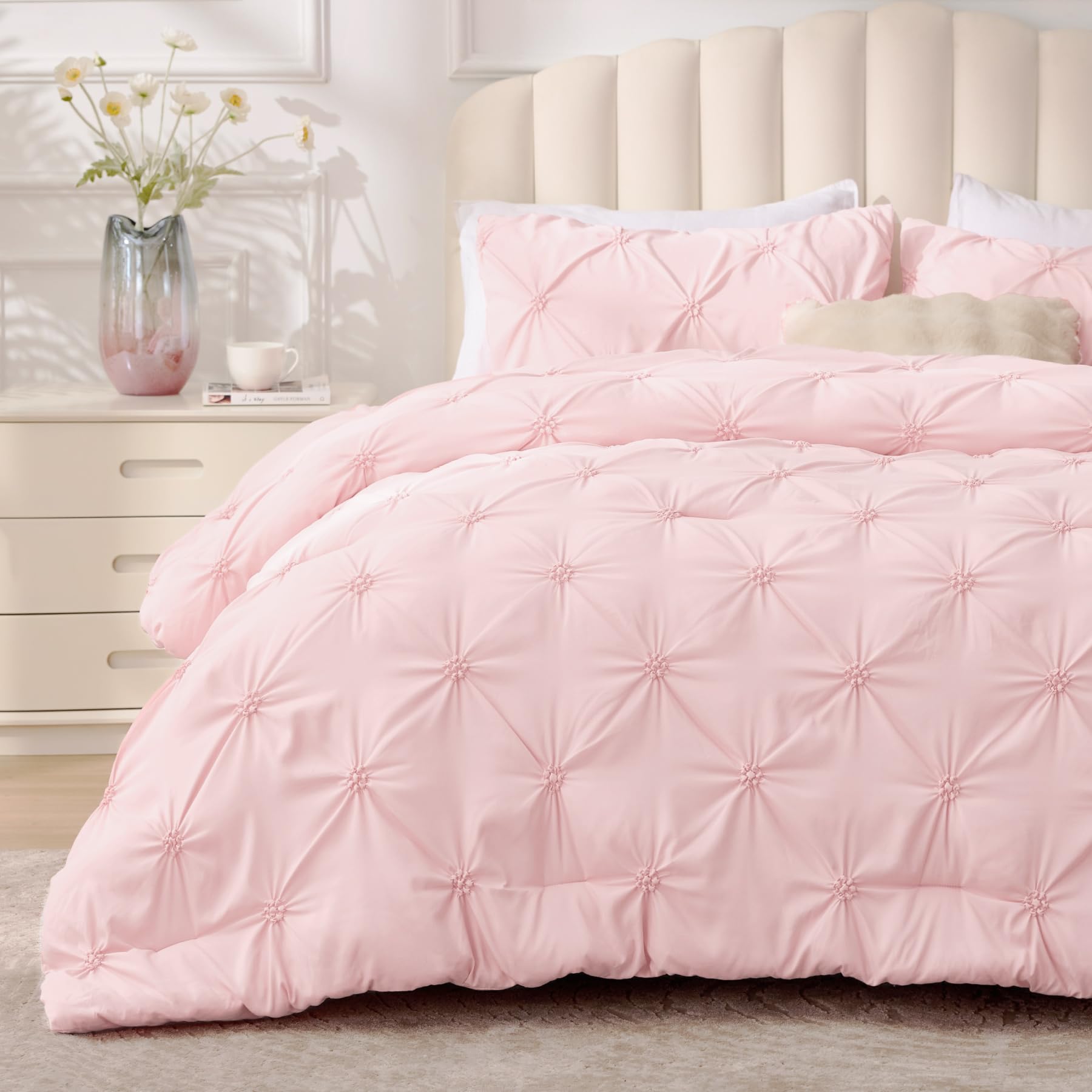 BEDELITE Baby Pink Queen Comforter Set front view showing floral design for a cozy bedroom ambiance