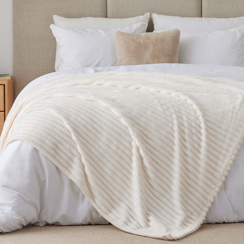 BEDELITE 300GSM fleece blanket, double-sided plush texture for cozy warmth