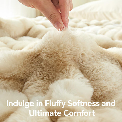 BEDELITE double-sided faux fur blanket with cream reverse for versatile warmth.