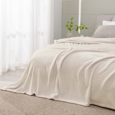 BEDELITE fleece blanket king size on bed delivers plush warmth.
