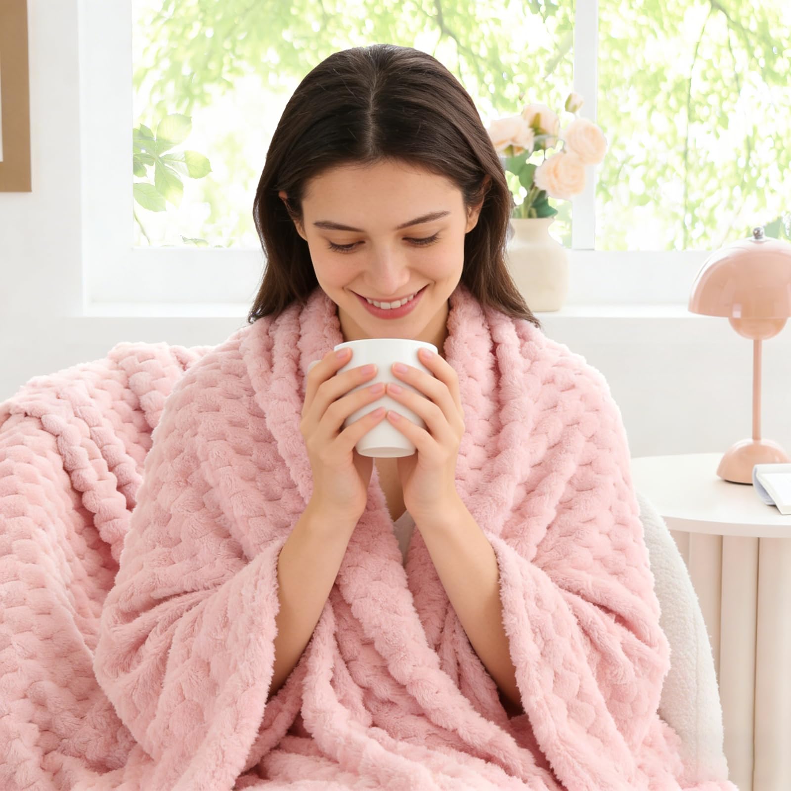 BEDELITE fleece blanket is ideal for quick couch naps.