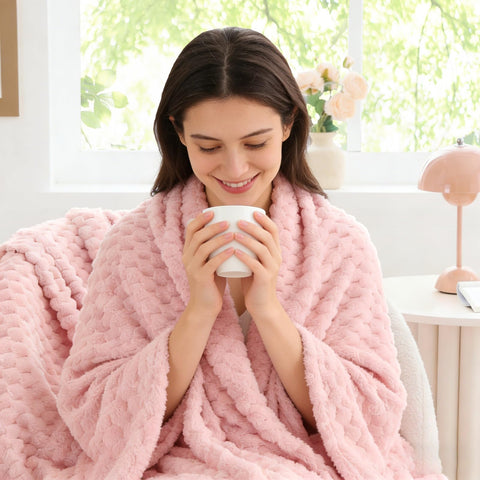 BEDELITE fleece blanket is ideal for quick couch naps.