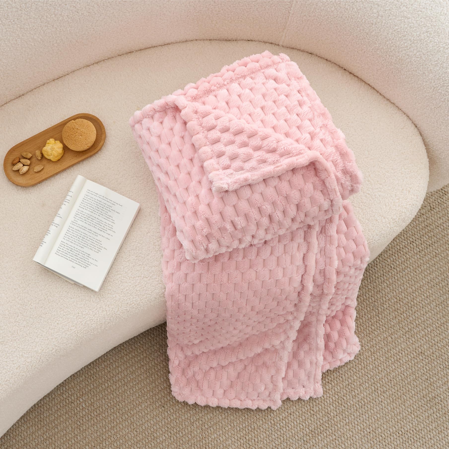 BEDELITE fleece blanket is durable and easy to care after washing.