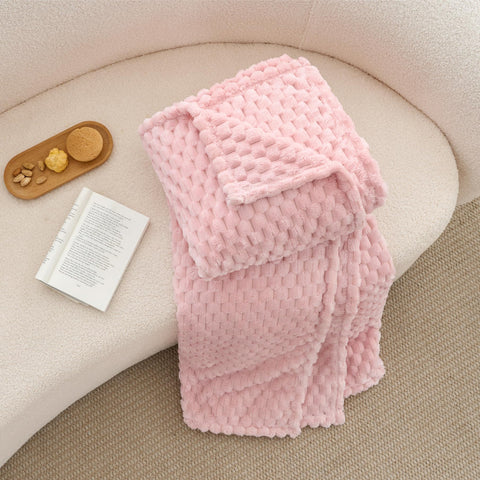 BEDELITE fleece blanket is durable and easy to care after washing.