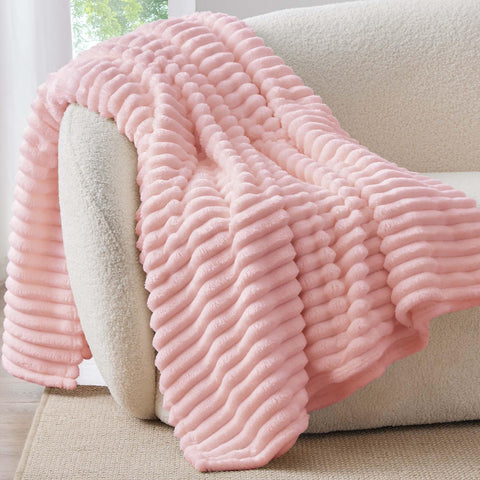 BEDELITE fleece closeup 300GSM emphasizes plush softness and warmth