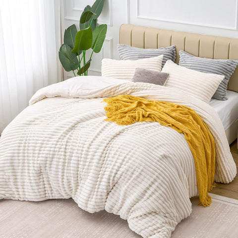 BEDELITE king comforter set includes comforter and two pillowcases