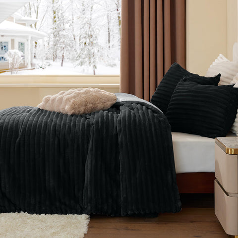 BEDELITE fleece king comforter set striped pattern detail emphasizes stylish design and premium texture