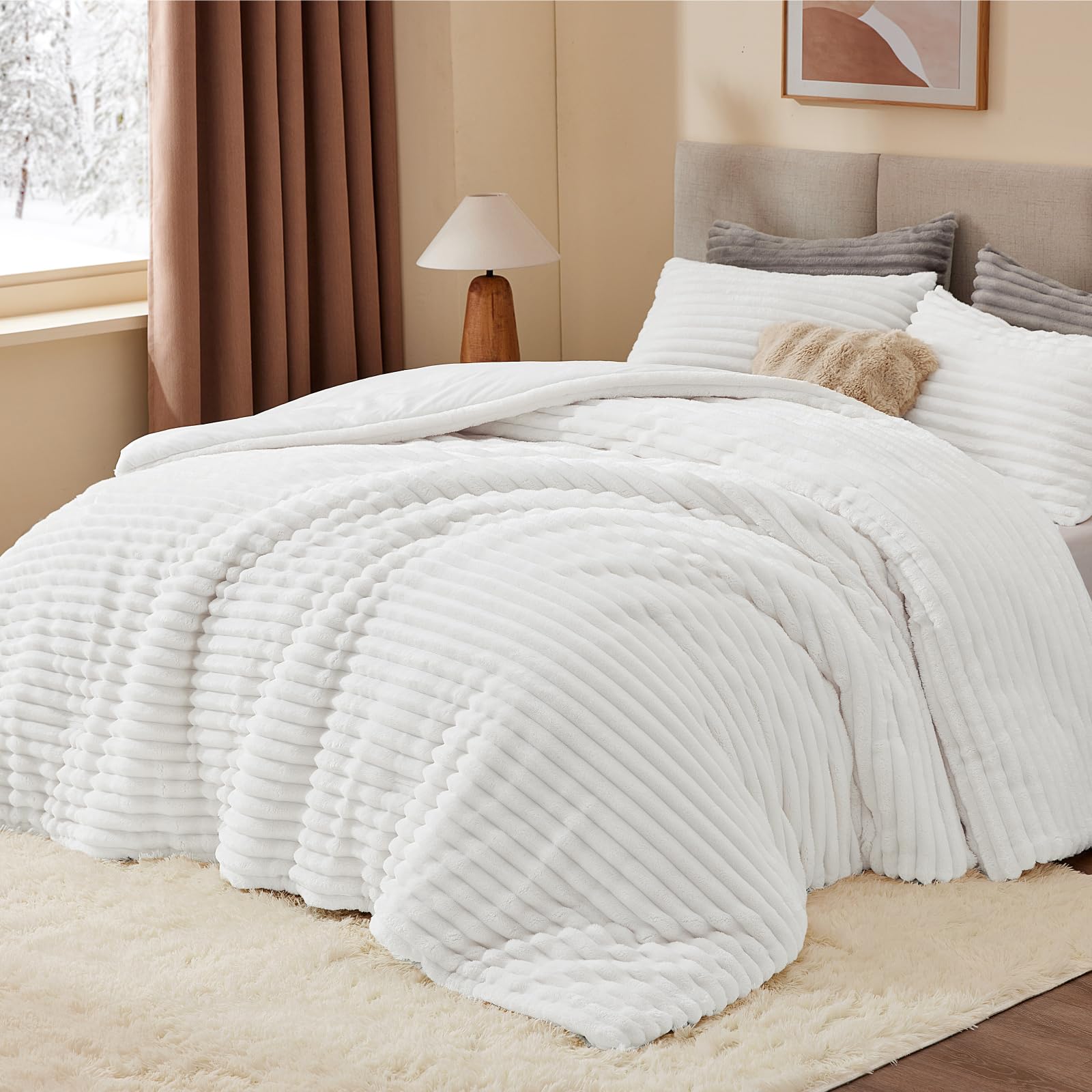 BEDELITE fleece queen comforter showcasing stripe pattern for stylish bedding depth