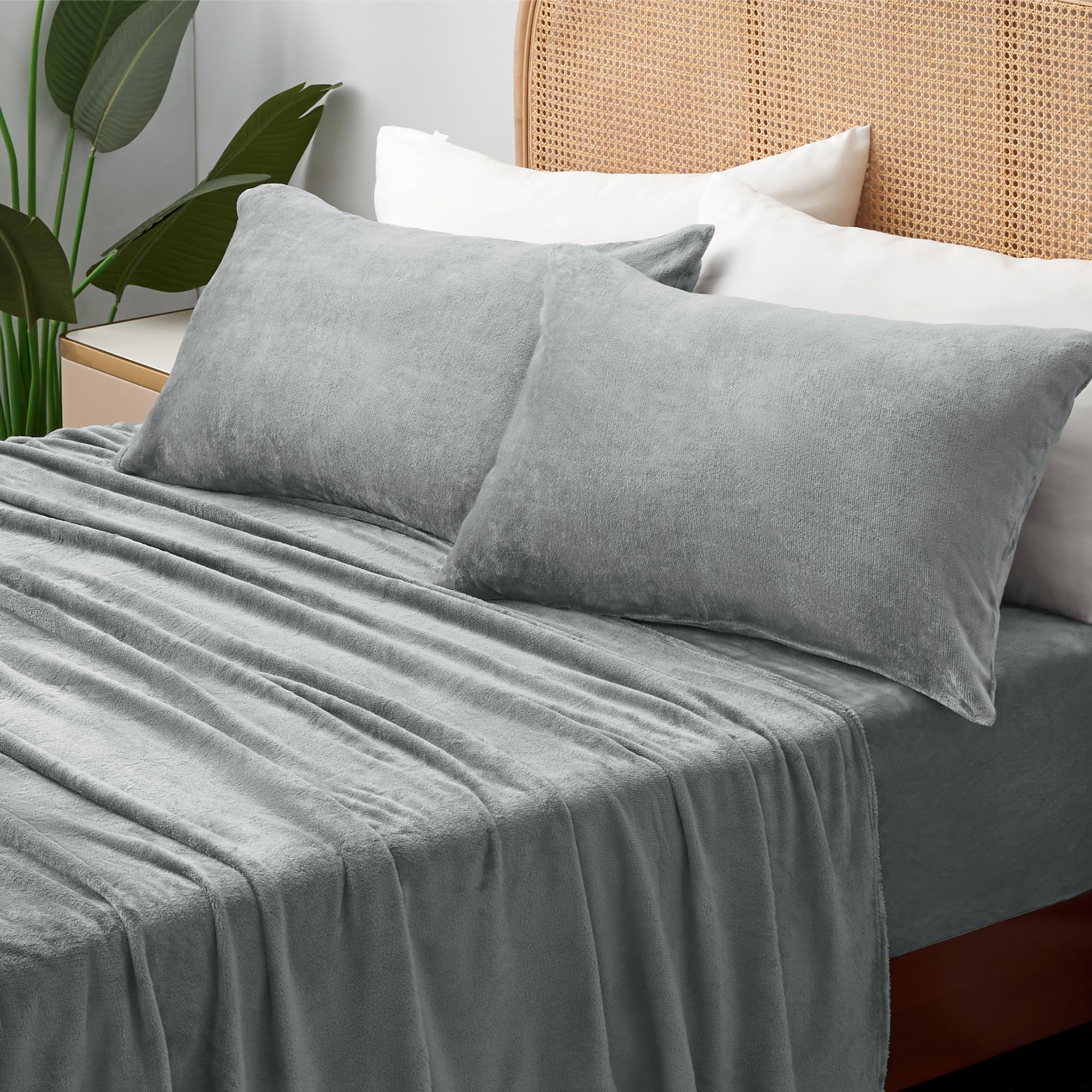 BEDELITE fleece sheets queen flat sheet showing extra warmth and softness.