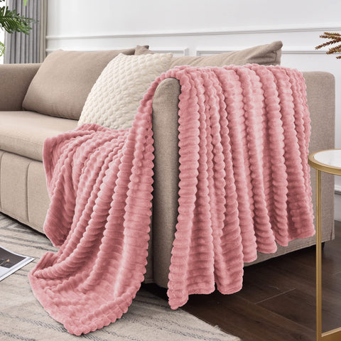 Gift-ready BEDELITE soft throw in pink hue