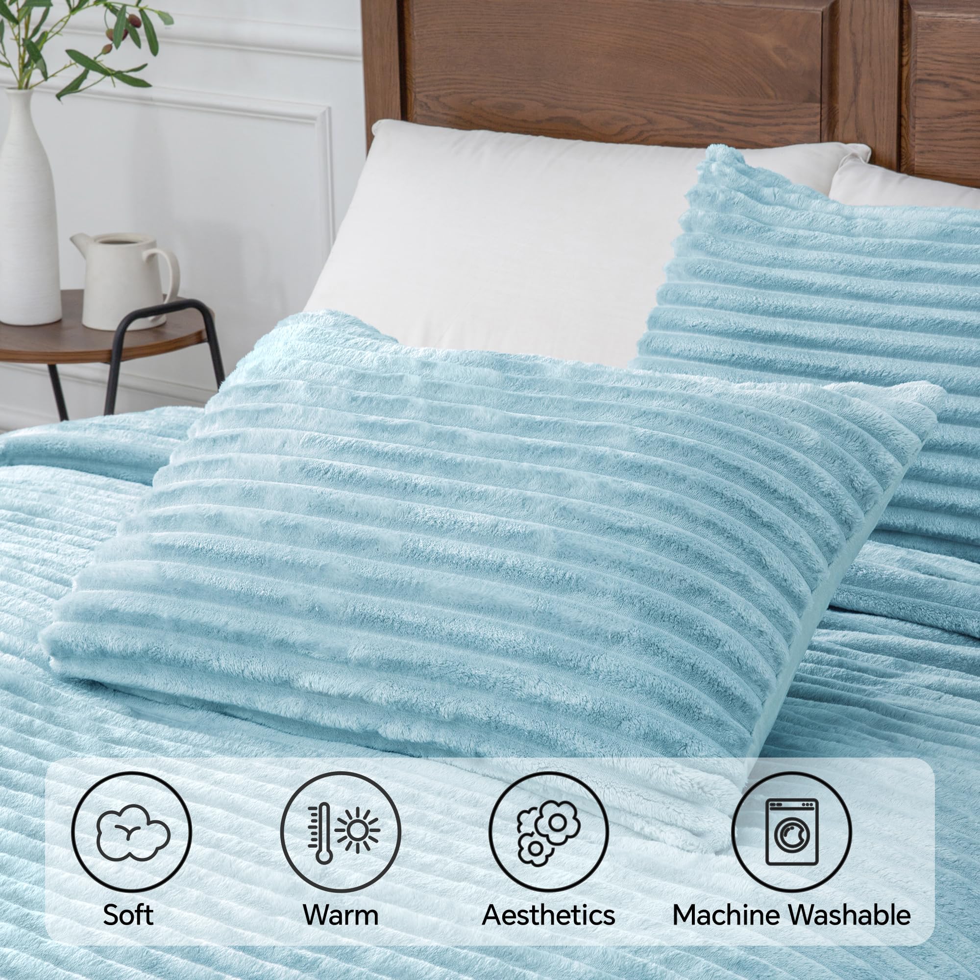 BEDELITE warmth-lock fleece keeps the bed snug on cold nights.