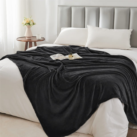 BEDELITE king-size blanket nap-time close-up demonstrates breathable warmth.
