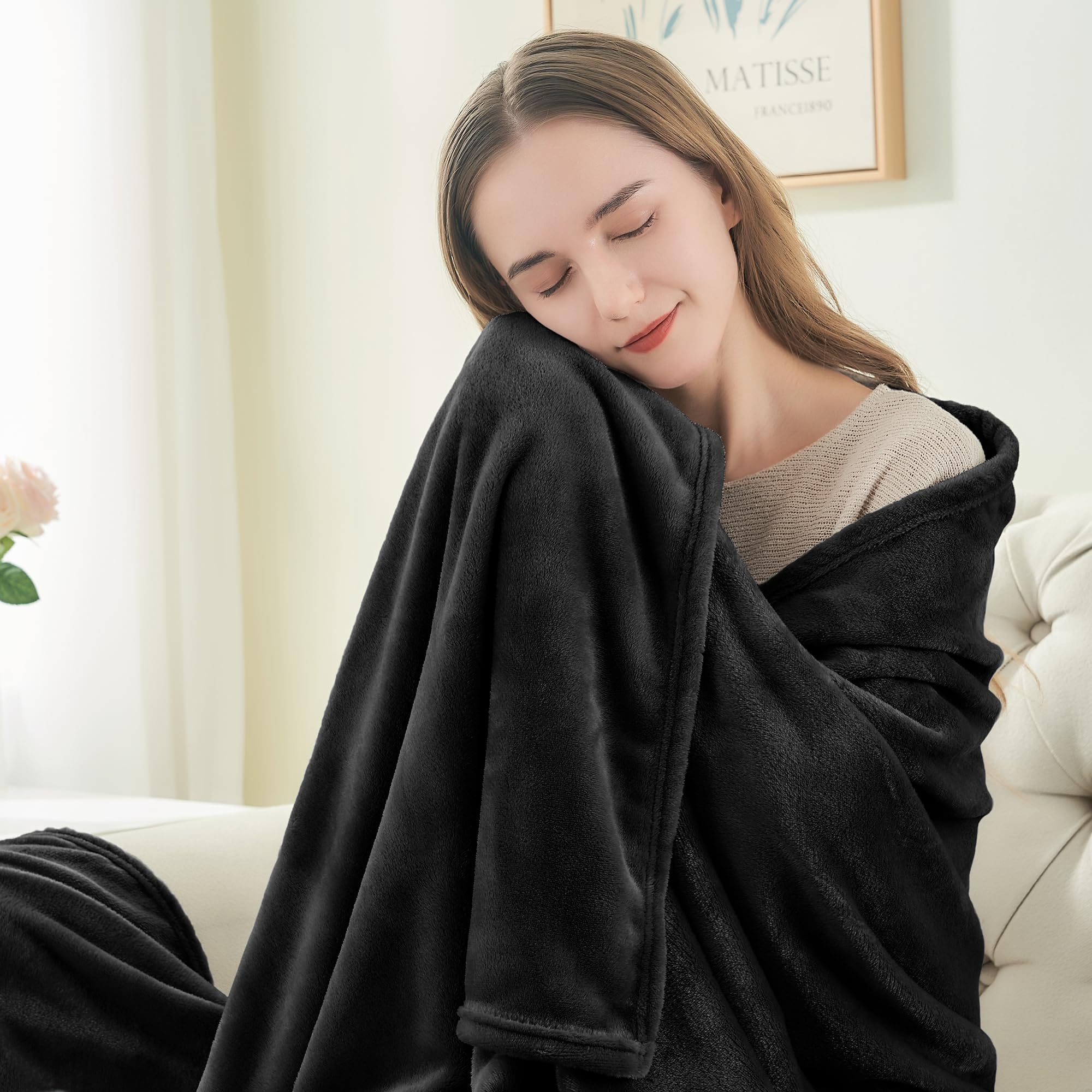 BEDELITE king-size blanket on bed with soft fleece and cozy feel.