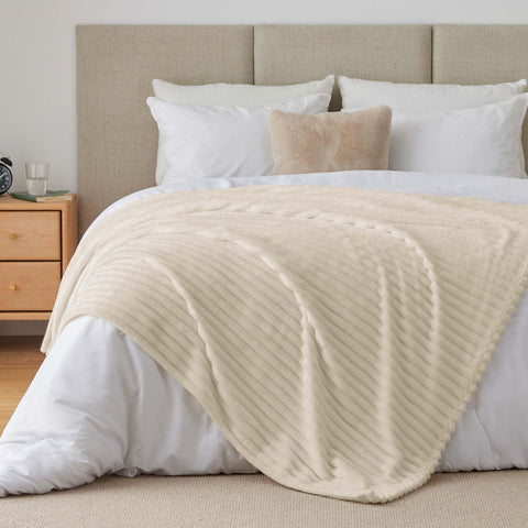 BEDELITE fleece blanket is machine washable for easy care and color retention