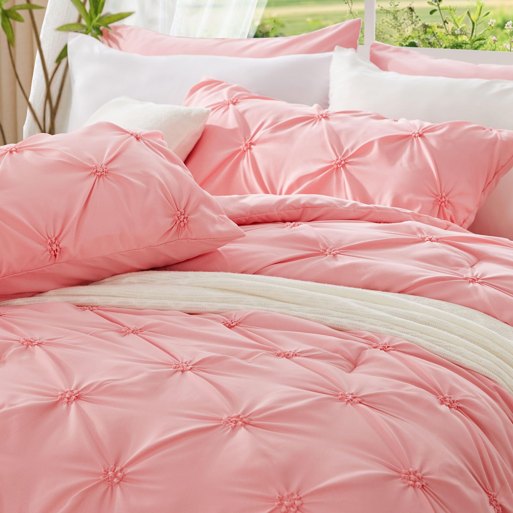 BEDELITE pink comforter full fabric close-up shows breathable OEKO-TEX material