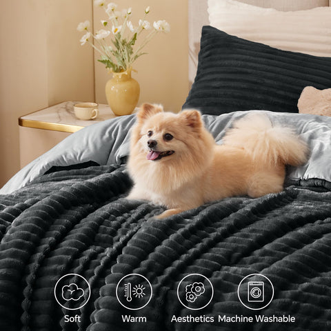 BEDELITE flannel reverse fabric adds extra warmth.