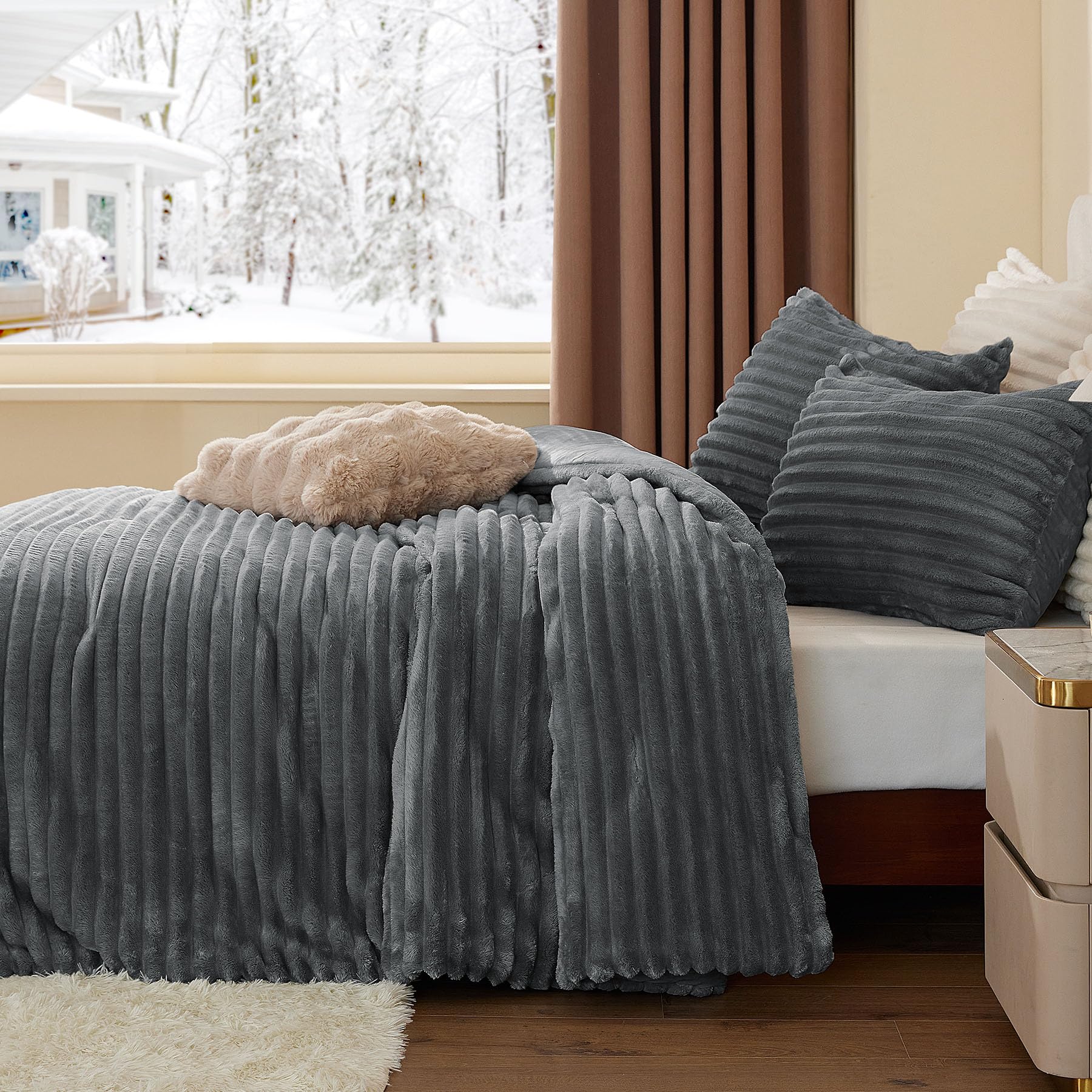 BEDELITE striped 3D texture adds stylish bedroom detail.