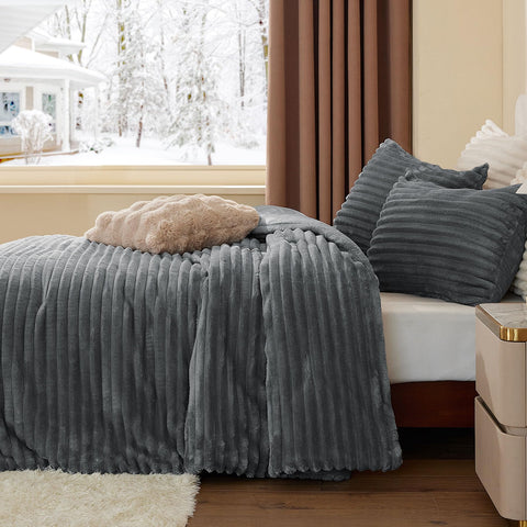 BEDELITE striped 3D texture adds stylish bedroom detail.