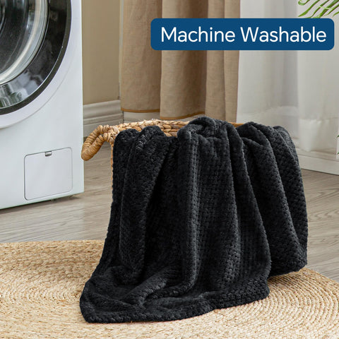 BEDELITE travel blanket is machine washable for easy care and lasting color.