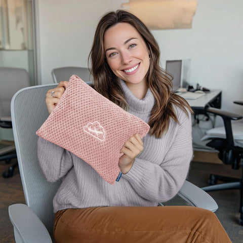 BEDELITE travel blanket folded pillow-use offers improvised neck support on the go