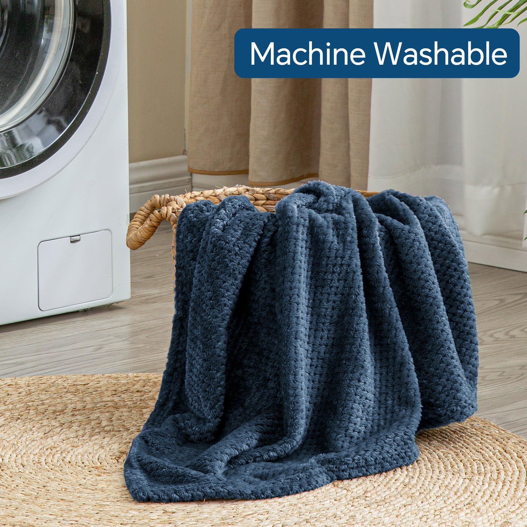 BEDELITE travel blanket makes a thoughtful gift for travelers.