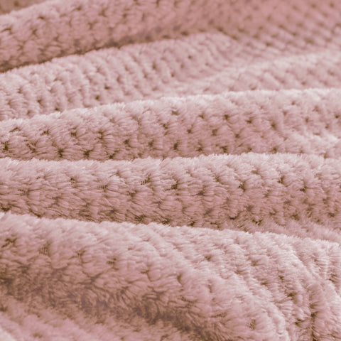 BEDELITE microfiber-soft fabric delivers plush warmth and comfort