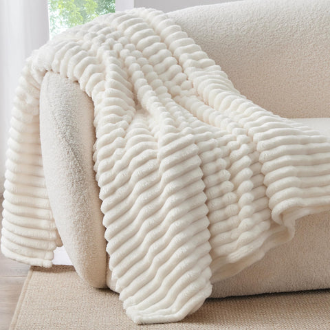 BEDELITE 300GSM fleece closeup highlights plush softness and durable weave