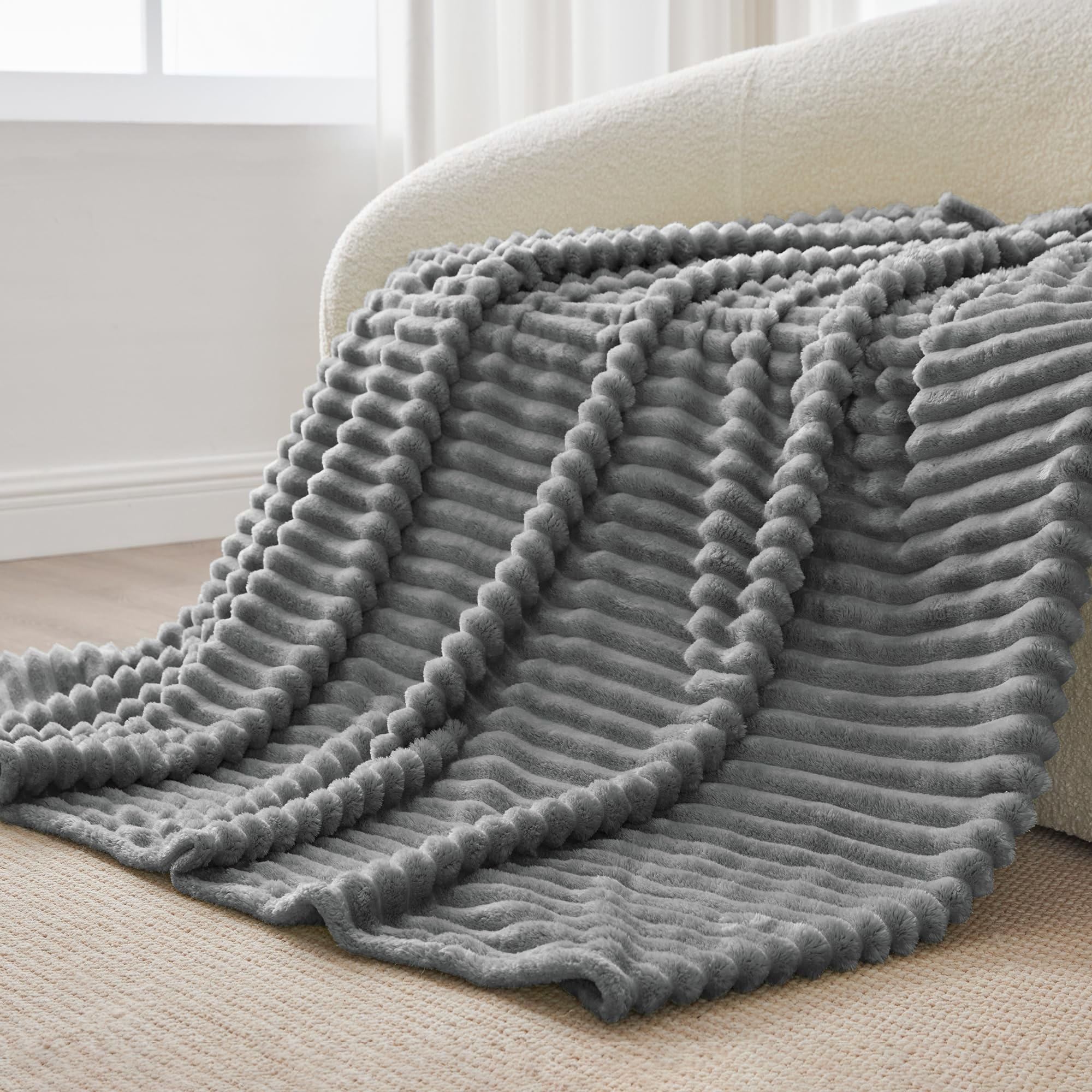 BEDELITE twin blanket nordic-style decor enhances room aesthetics.