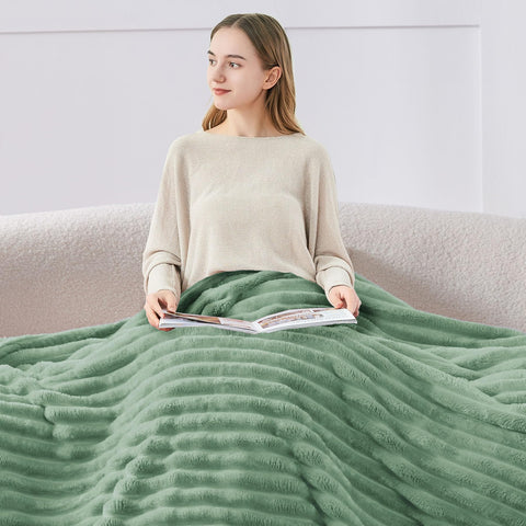 BEDELITE striped blanket design highlights depth and decorative texture