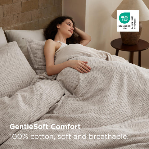Bedsure eight interior ties secure the duvet for a tidy sleeping surface.