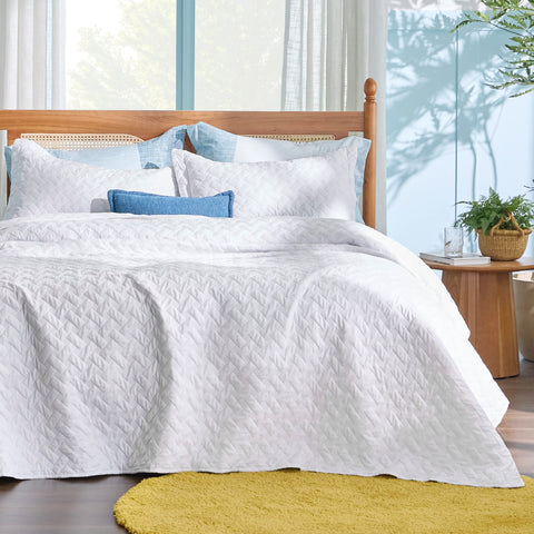 Bedsure quilt close-up of 85gsm brushed shell highlights gentle, cozy touch.